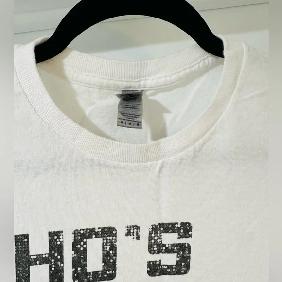 Medium Who’s Taylor Swift Tee - Picture 2 of 3